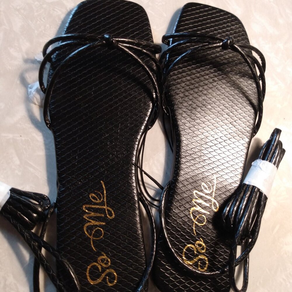 So Me Black Strappy Lace Flat Sandals Size 7.5